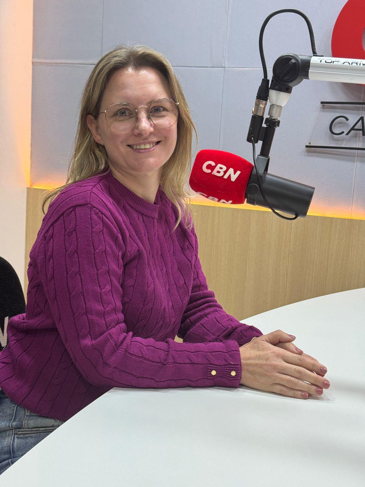 Psicóloga Fabíola Beleia reflete sobre casamento e divórcio