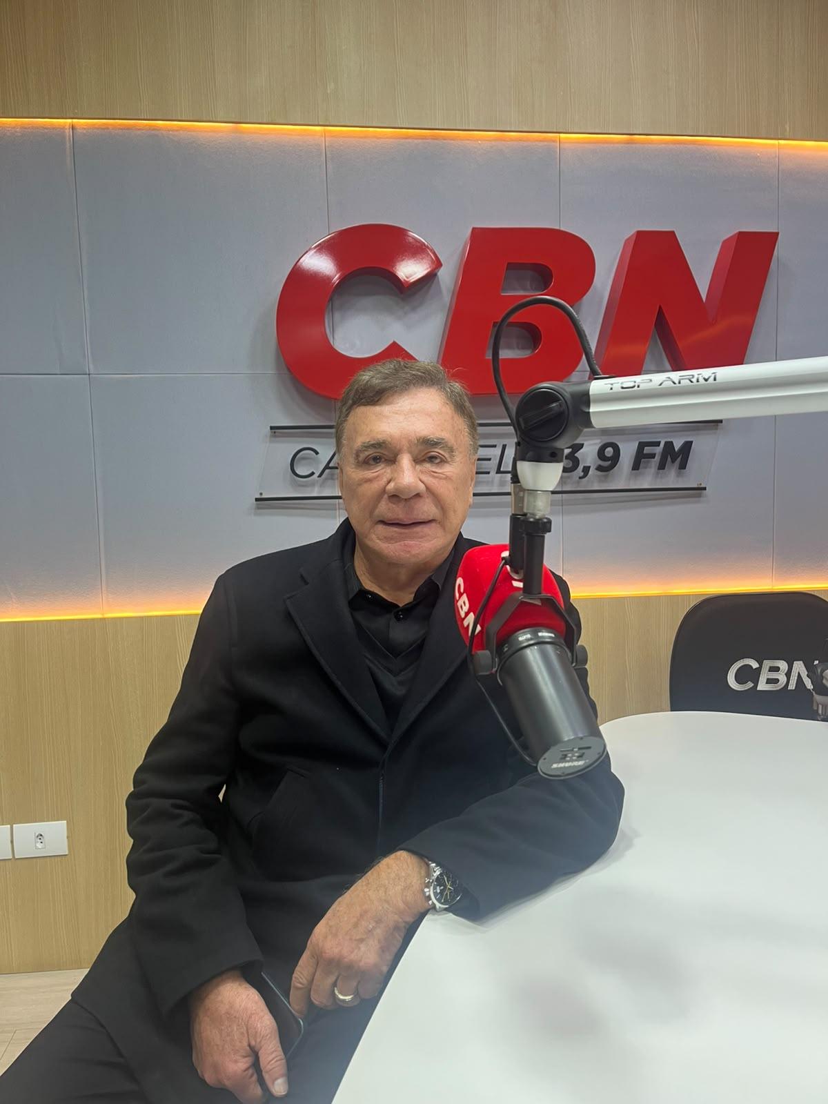 Pré-candidato ao Senado, Alvaro Dias visita Cascavel