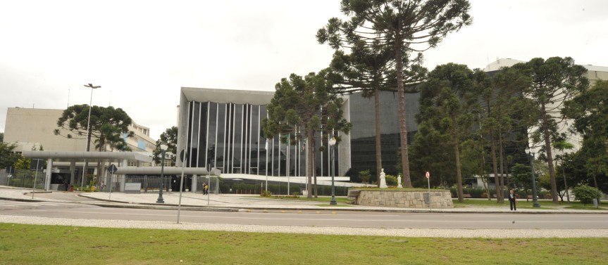 Deputados aprovam orçamento de 2023 para o Paraná