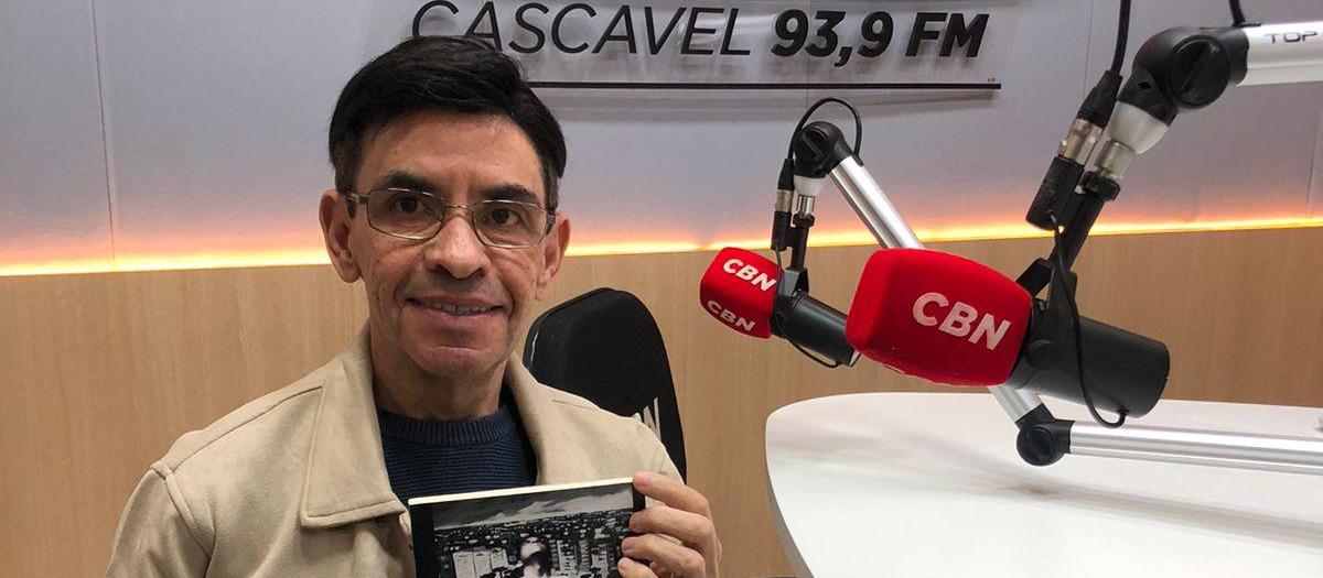 Escritor Belmiro Santos lança livro "O choque da neve"