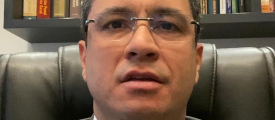 "Juridicamente isso é um absurdo"