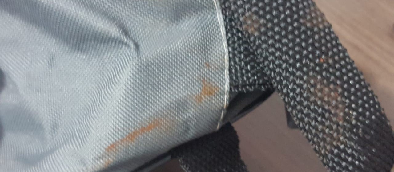 Mulher foi morta estrangulada, com a bolsa que ia para o trabalho