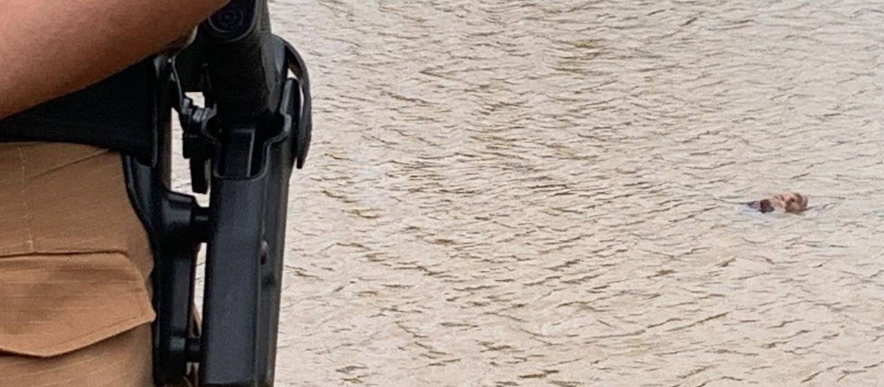 Polícia investiga morte de rapaz encontrado em lago, em Cascavel