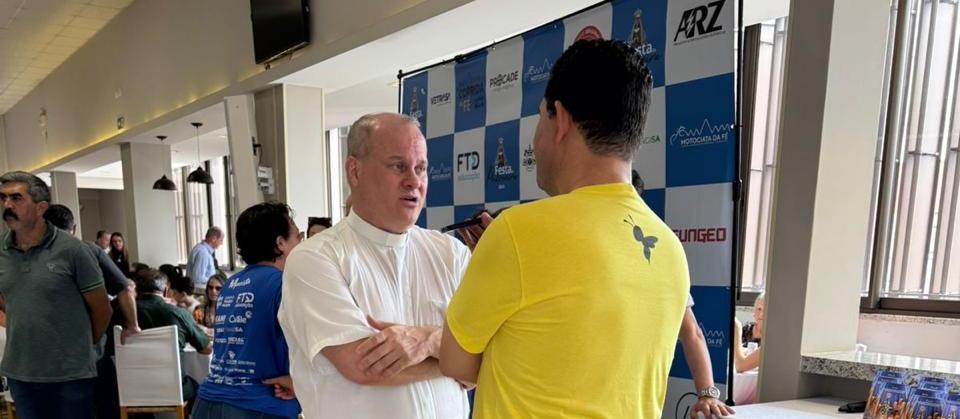 Prestação de Contas: "Quase R$ 900 mil em doações, lucro total foi de R$ 1.380.617,72", diz Padre Divo