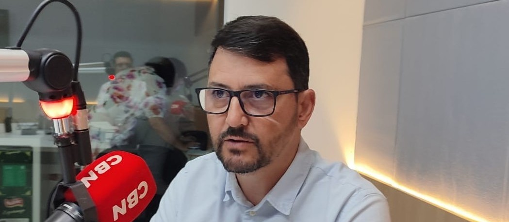 "E só pensar, alguém que ganhava R$ 10 mil e em seis anos passou a ganhar R$ 6 mil", diz Webber