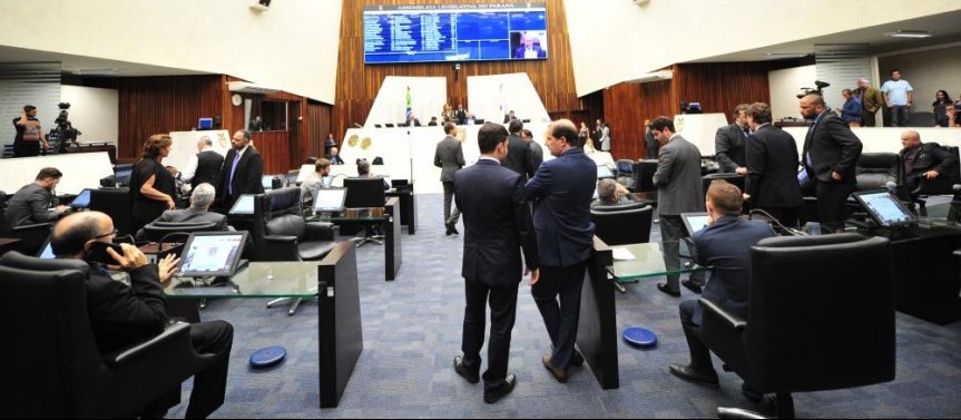 Projeto que repassa rodovias estaduais à União passa em 1º turno, mas recebe 40 emendas