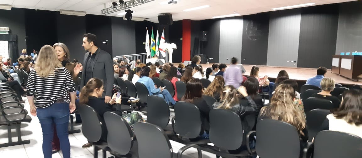 Encontro discute saúde mental e dependência química na juventude