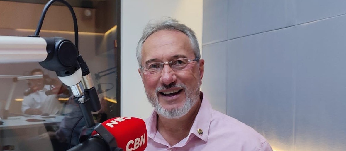 "O Pitoco é um patrão generoso, não é mão de vaca", diz Armstrong