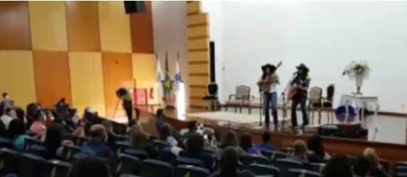 NRE entrega prêmio colégios com melhores índices no Ideb 