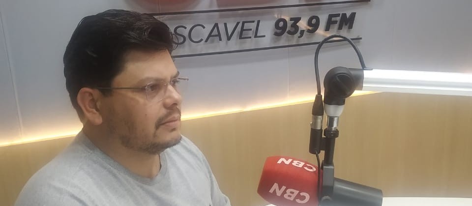 "Atos de pré campanha podem fazer, o que não pode é o pedido expresso de votos", diz Souza