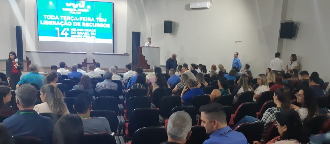 Prefeitura assina início de três obras de unidades de saúde