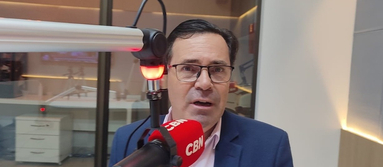 "Estamos dando oportunidade para que o prefeito Paranhos pague as emendas impositivas", diz Espinola
