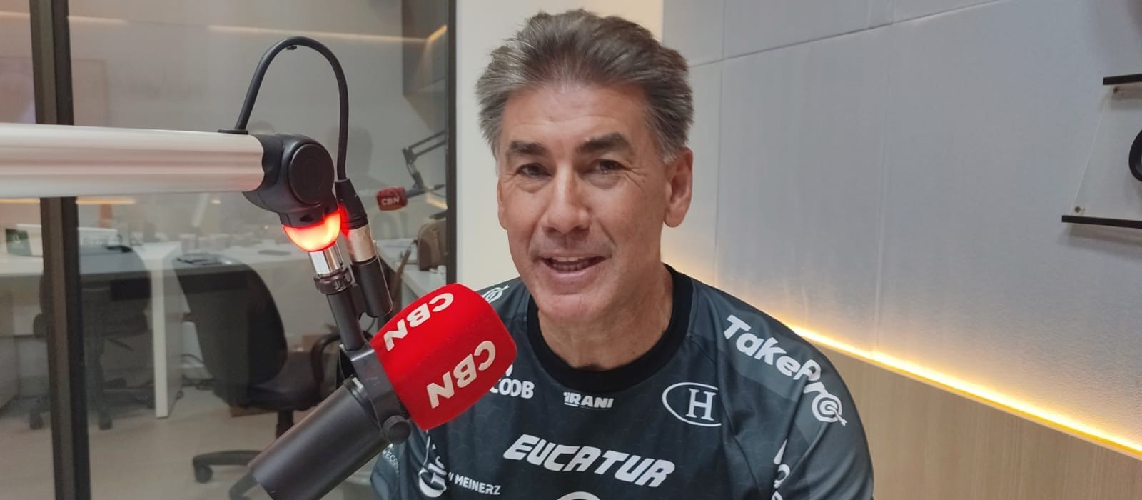 "É um momento extraordinário, a cidade 'respira' futebol. Será uma festa linda", diz Paranhos