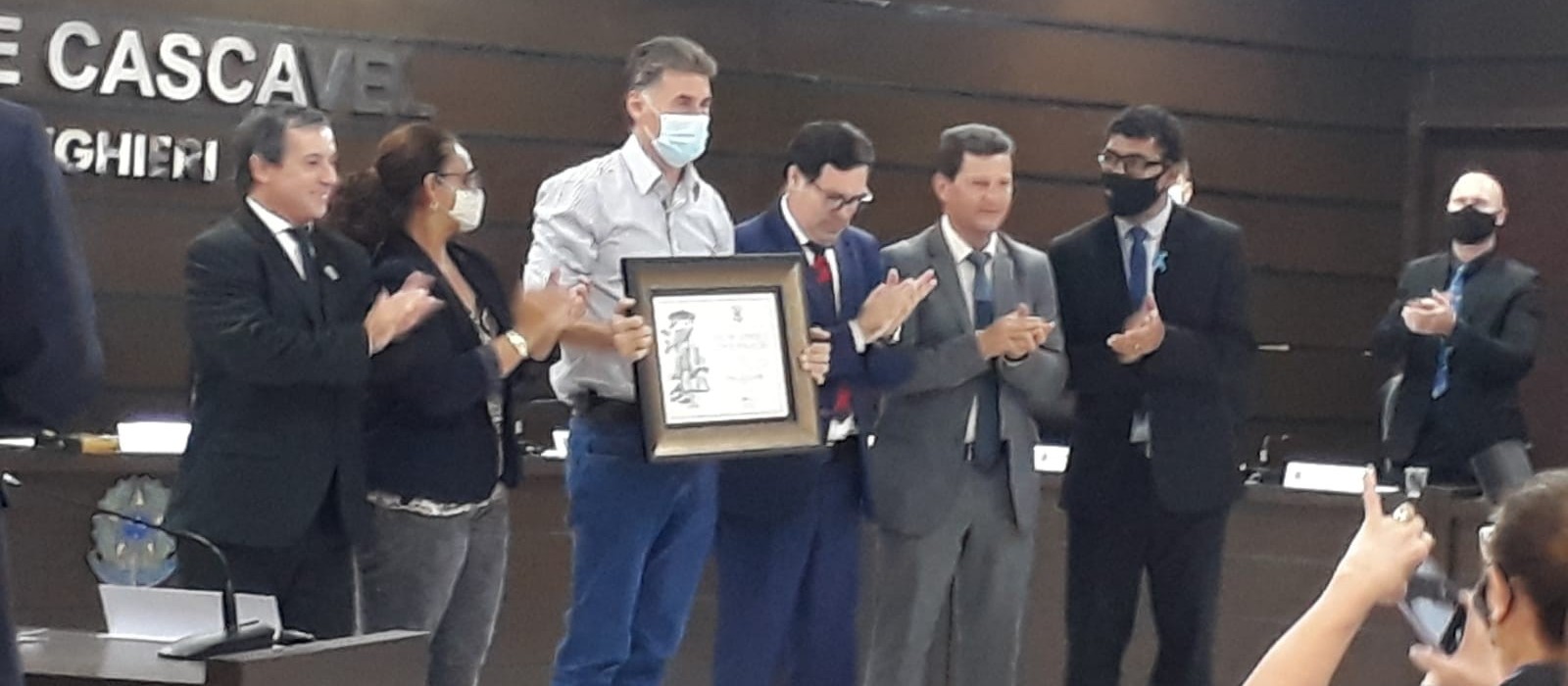 Prefeito de Cascavel recebe Votos de Louvor e Congratulações pelo Prêmio Band Cidades Excelentes