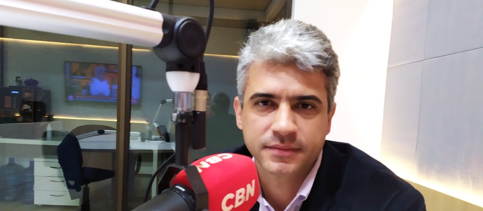 "Não adianta criarmos uma reforma de 'um sapato 40 quando calçamos 42', o governo gasta muito", diz Lopes