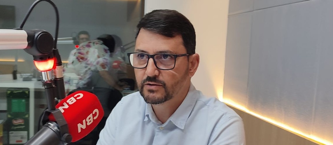 "Muita falácia. Um professor no topo de carreira não pode ganhar igual a um juiz ?"