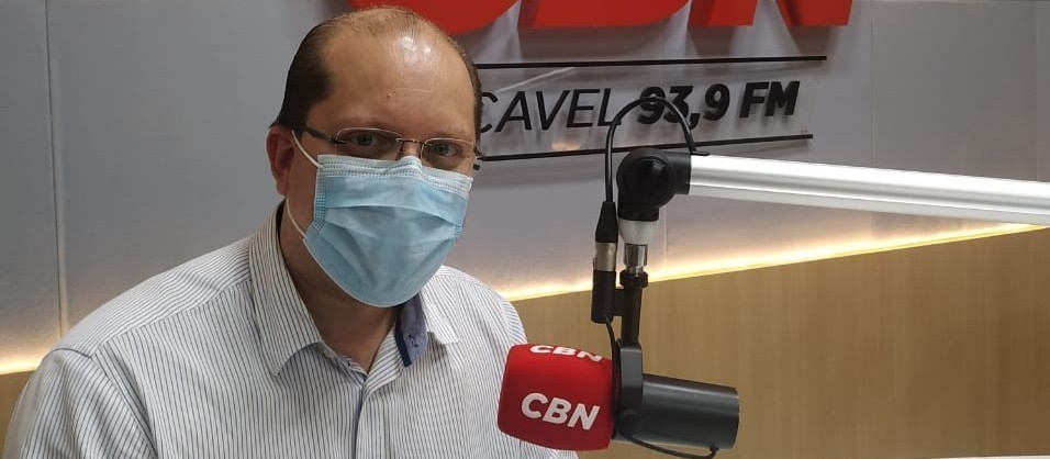 Vacinação de adolescentes: "Eu vou vacinar minhas filhas", diz Nicácio