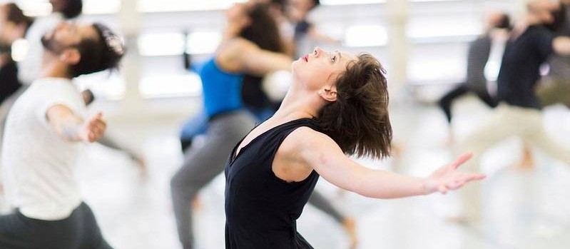Bailarinos do Guaíra oferecem oficinas on-line gratuitas