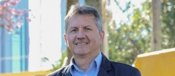 "É possível fazer política diferente, reunindo pessoas sérias e honestas"