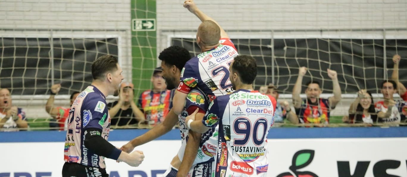 Cascavel futsal vence Minas por 5x3 no ginásio da Neva