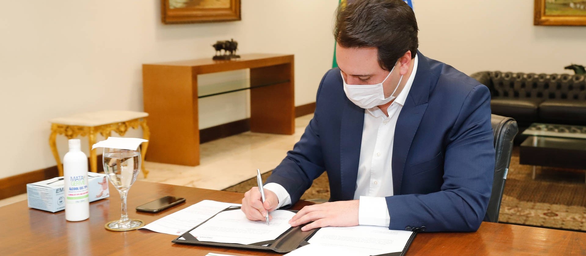 Governo propõe R$ 100 milhões para compra de vacina contra o coronavírus