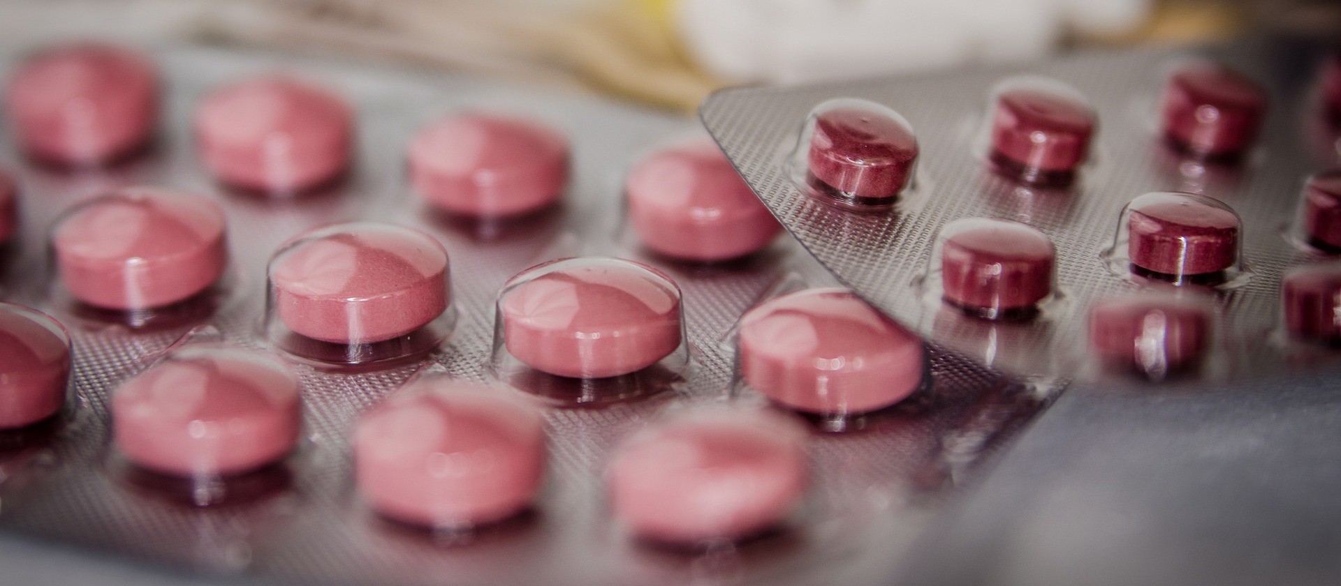 AMP cobra do Ministério da Saúde  solução para falta de medicamentos na saúde básica