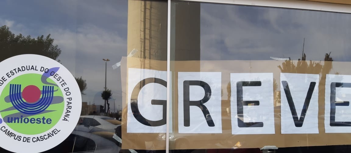 Servidores e professores decidirão sobre continuidade da greve