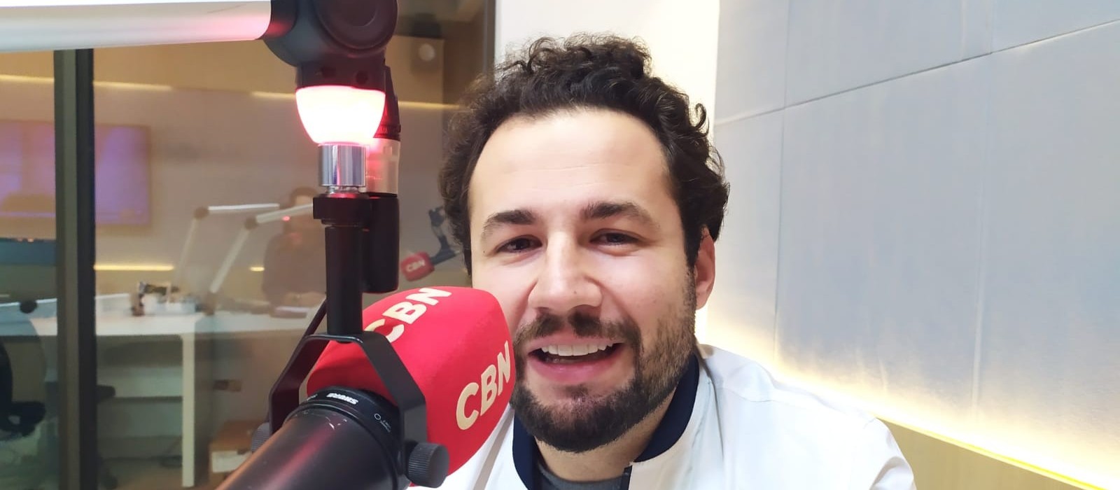 "Visitei 49 países e sigo com essa fantástica volta ao mundo", diz Victor