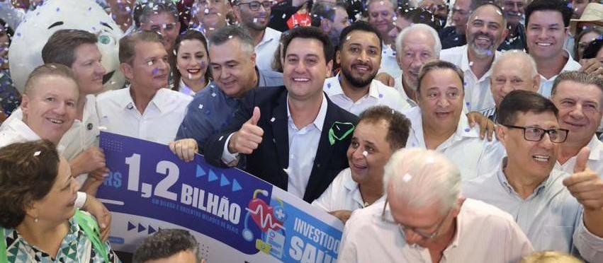 Saúde: "É o maior pacote da história, chega a R$1,2 bilhão para atender os 399 municípios", diz Ratinho