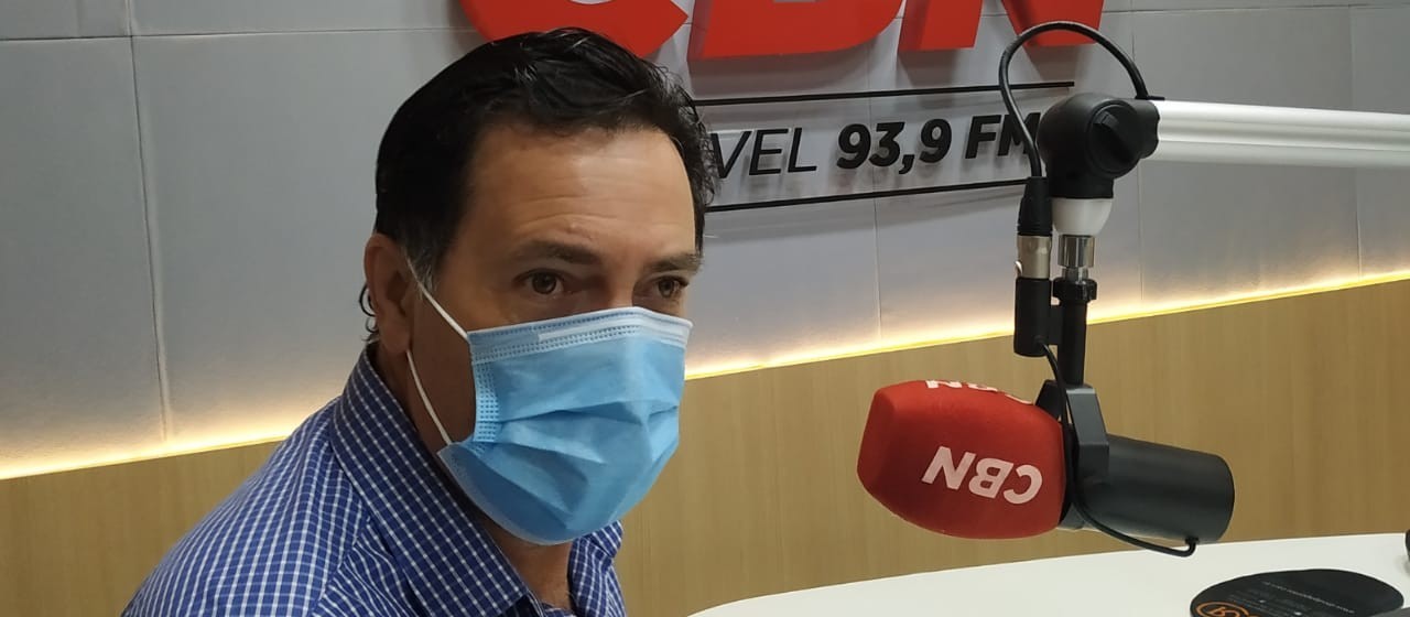 "Estou correndo desse bichinho igual o diabo corre da cruz"