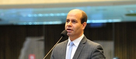 "Estamos na busca de um novo modelo de rodovias", diz deputado Evandro Araújo