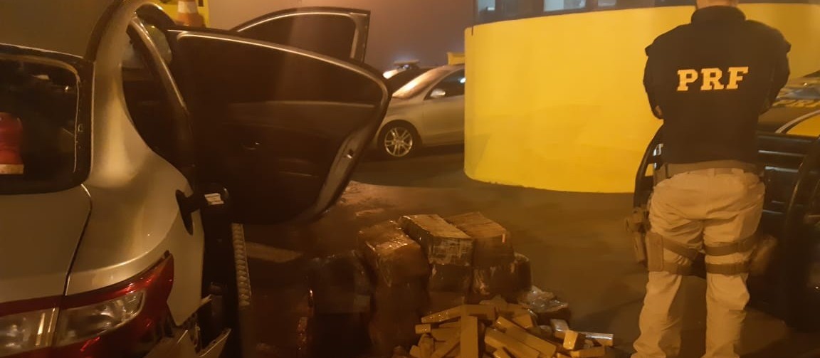 Após perseguição, PRF apreende 339 kg de maconha