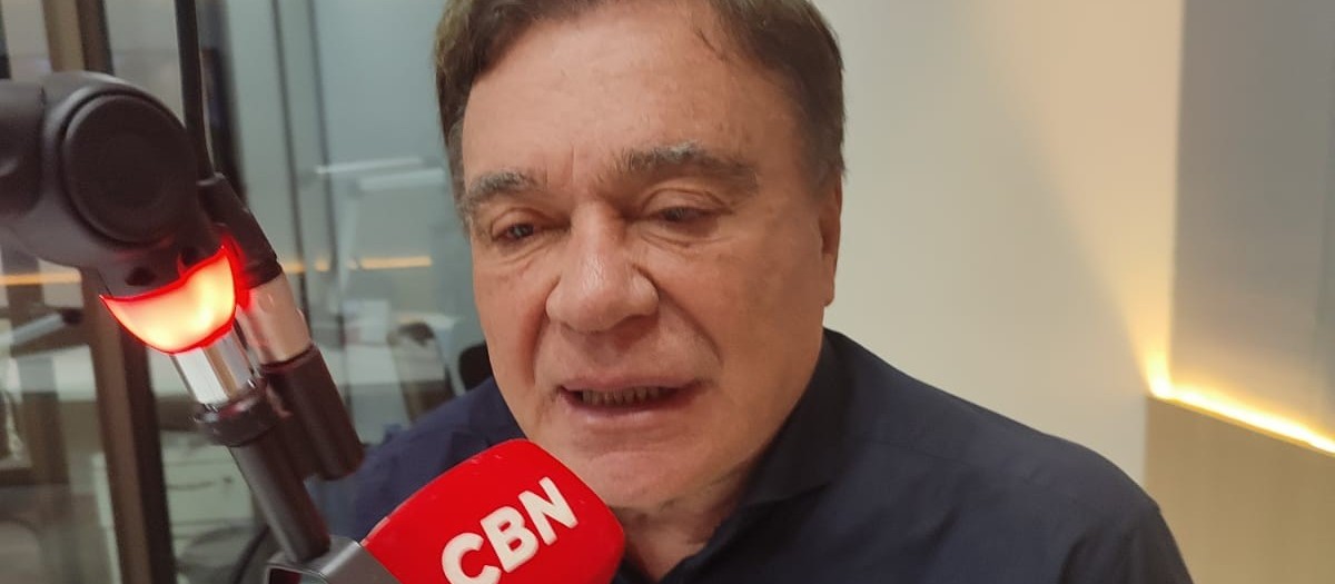 "Tem candidato falando em moralidade, mas não abre mão dos privilégios"