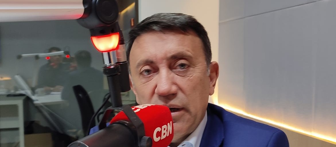 "No Brasil, 80% da população tem acesso ao melhor sistema de saúde do mundo", diz Solano