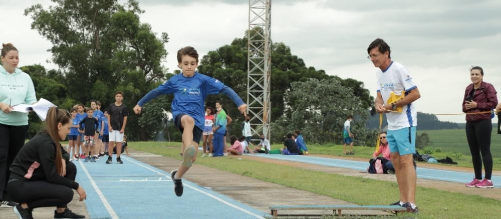 FMEC abre inscrições  para estudantes da rede pública para praticarem esportes 