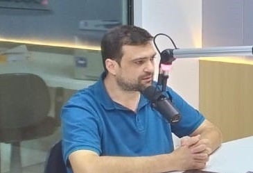 "Estados e municípios precisam continuar tentando comprar as vacinas"