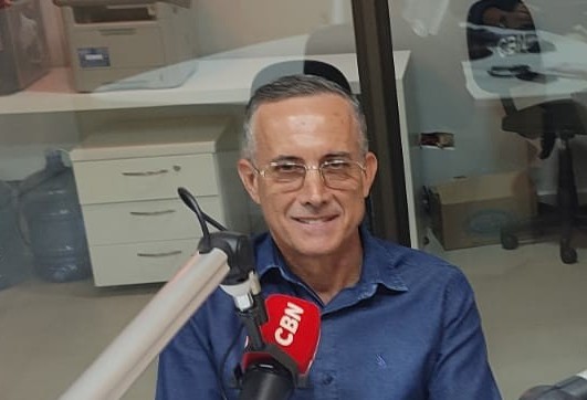 "Excesso de líquido na refeição pode provocar mau hálito"
