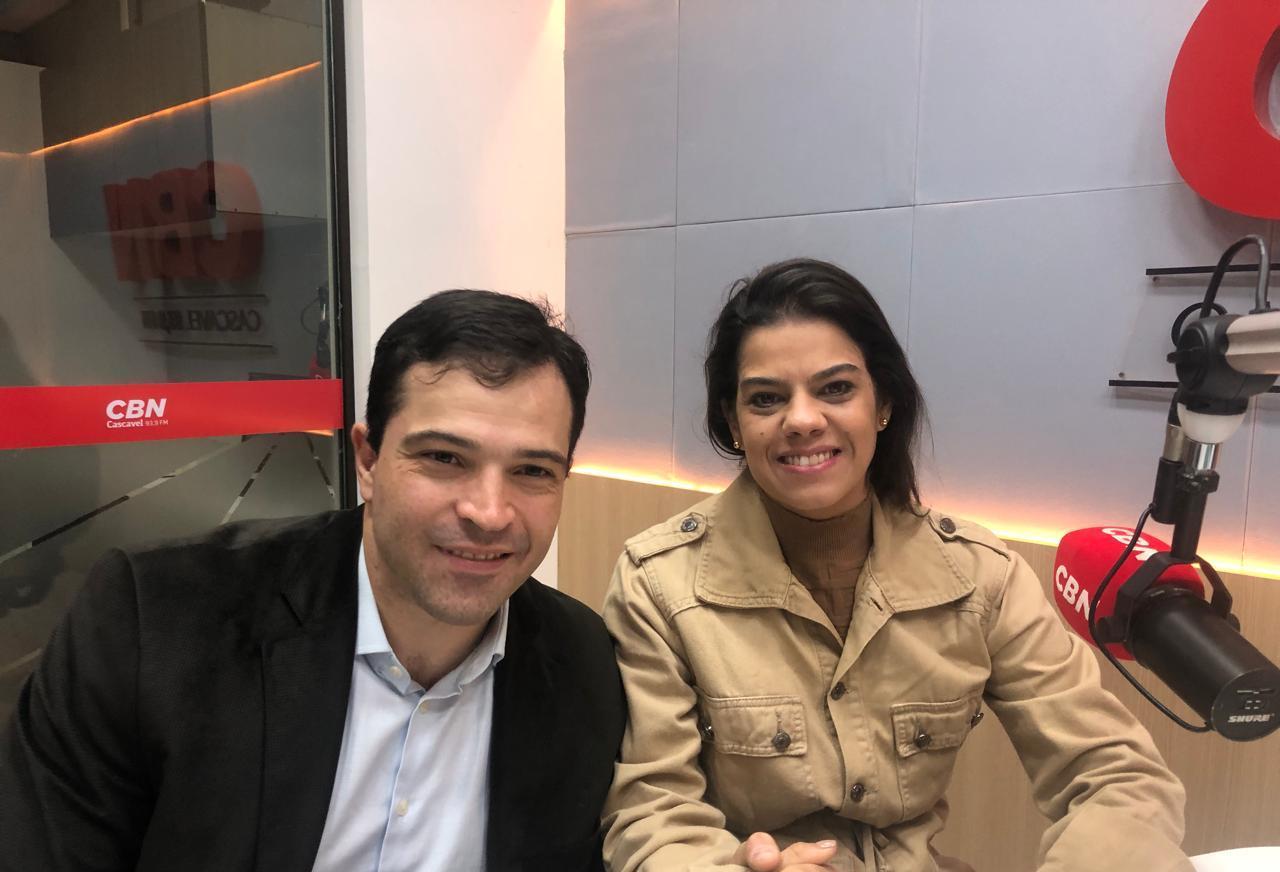Alunos da Apae recebem uniformes após campanha de pais e parceiros