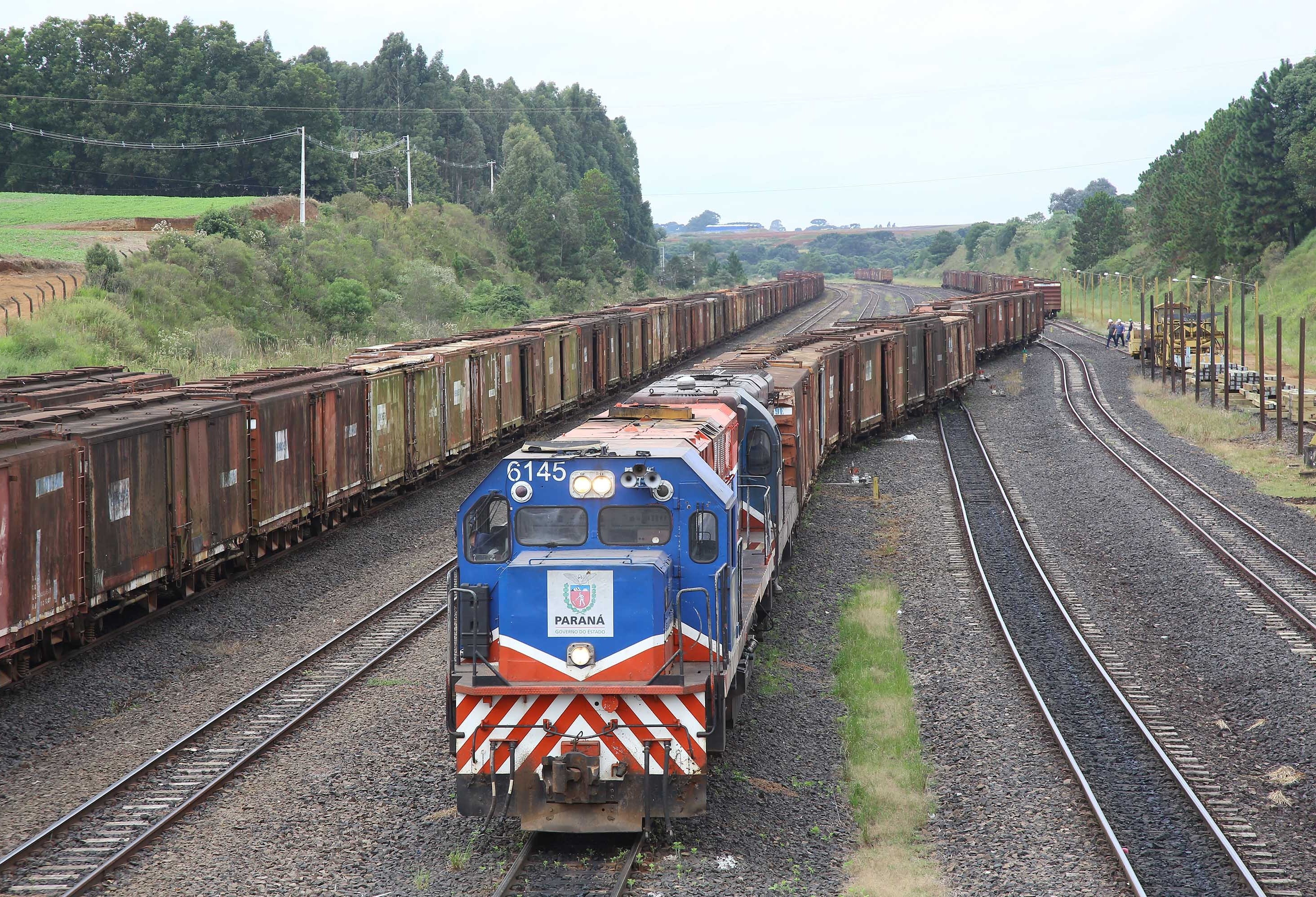 Deputados votam em plenário a PEC da Nova Ferroeste