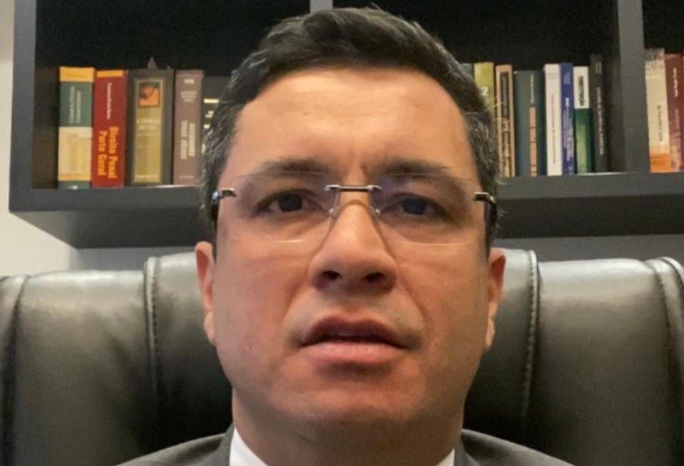 "Juridicamente isso é um absurdo"