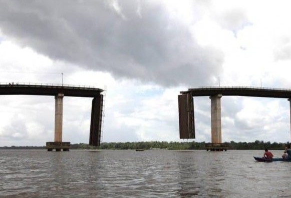 Foto de ponte Aynton Senna caída é falsa