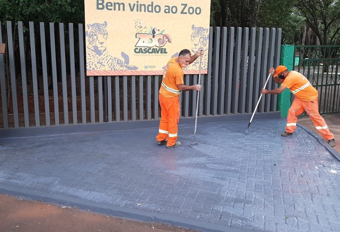 Zoo estará aberto no feriado, mas visitas precisam ser agendadas