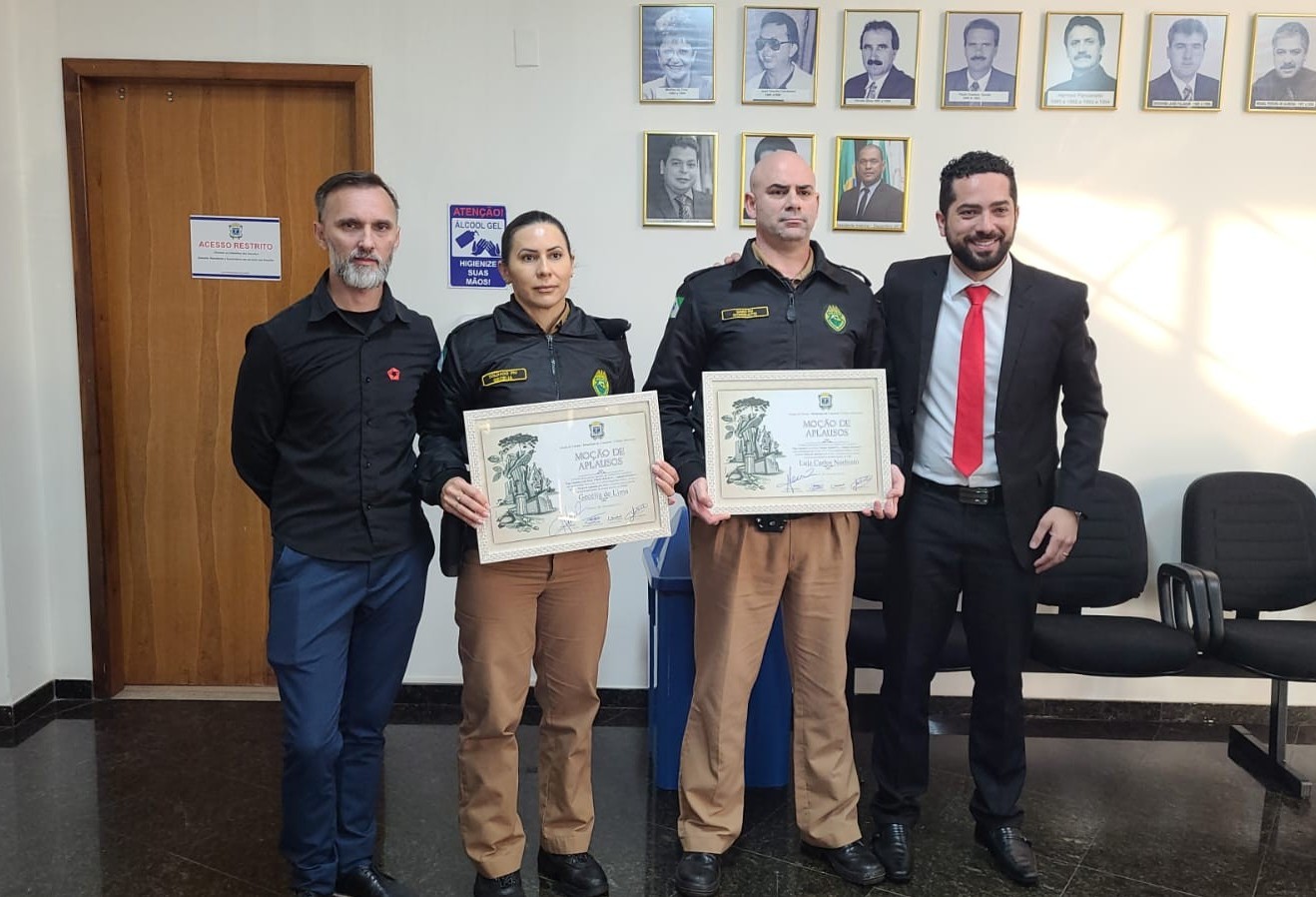 Policiais da Patrulha Escolar recebem Moção de Aplausos 