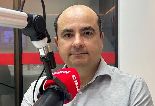 "Na eventualidade do candidato ter o registro indeferido, o nome segue inserido na urna eletrônica", diz Gregório