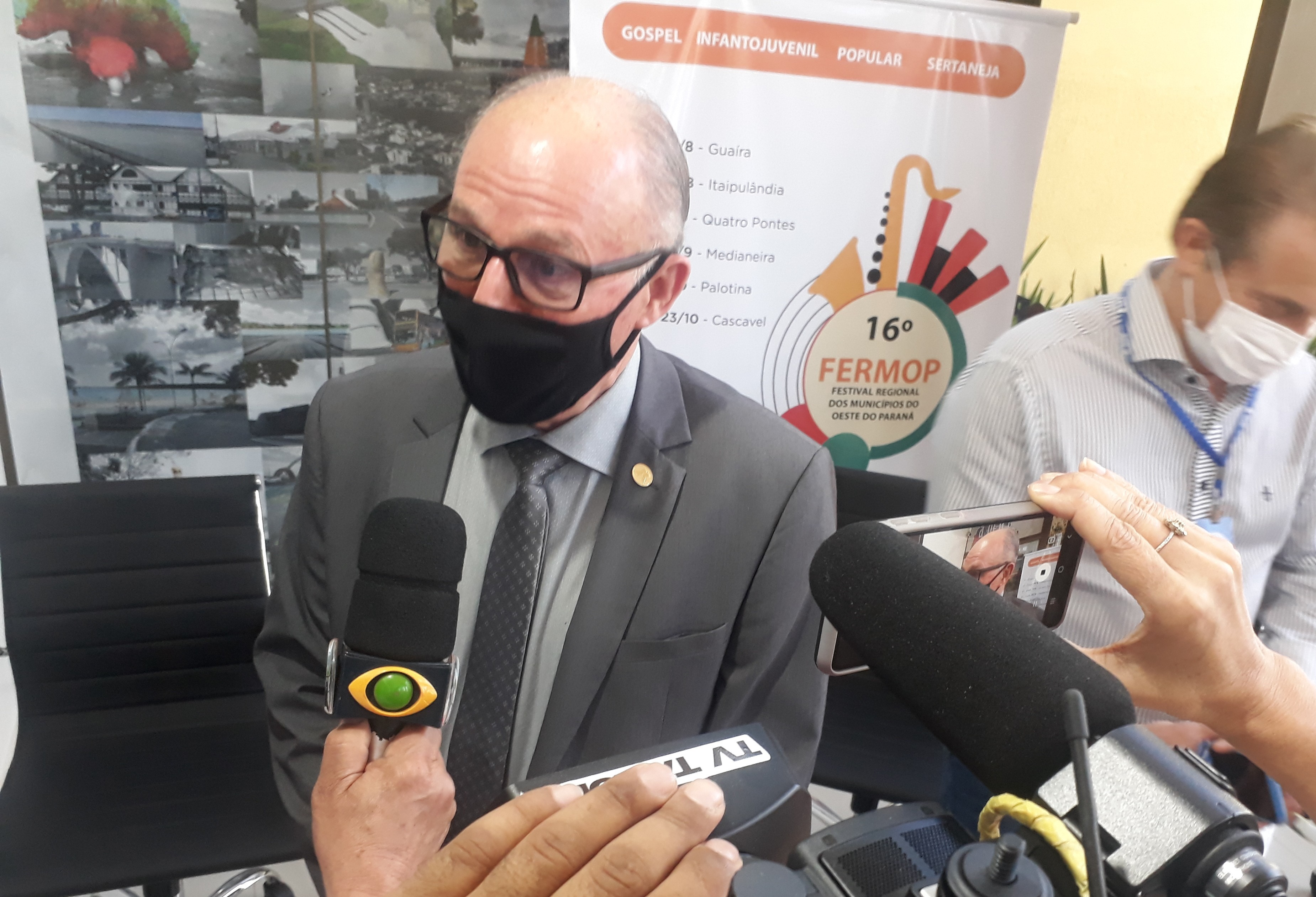 Diretor-geral brasileiro da Itaipu Binacional visita Amop 