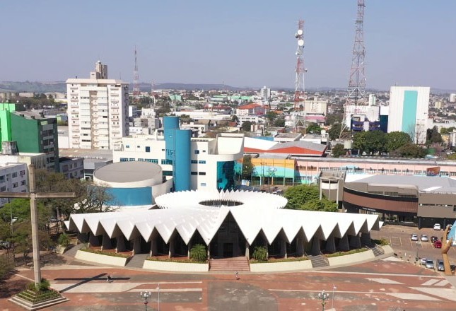 Secretaria de Obras realiza manutenção preventiva nas ruas de Cascavel 