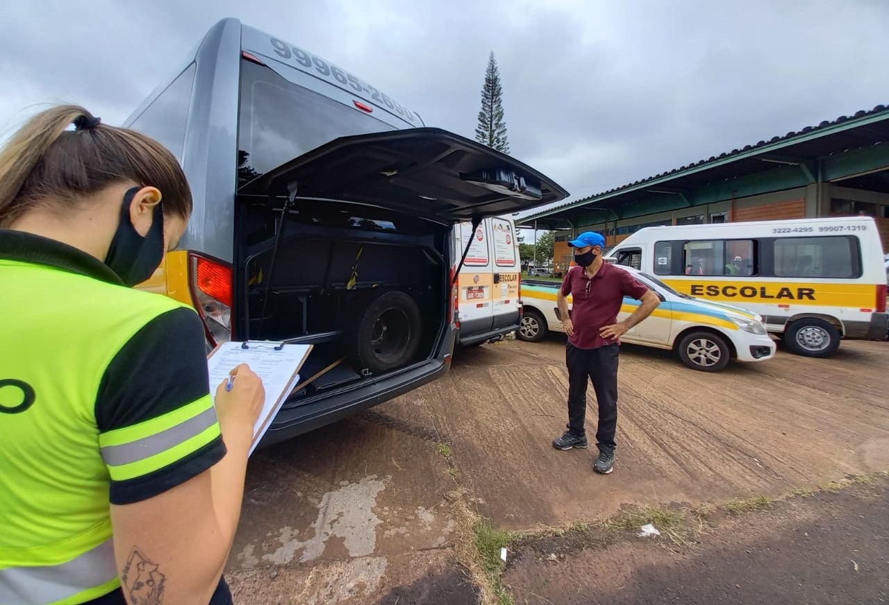 Visando à segurança do estudante, Transitar convoca permissionários para a vistoria semestral do transporte escolar