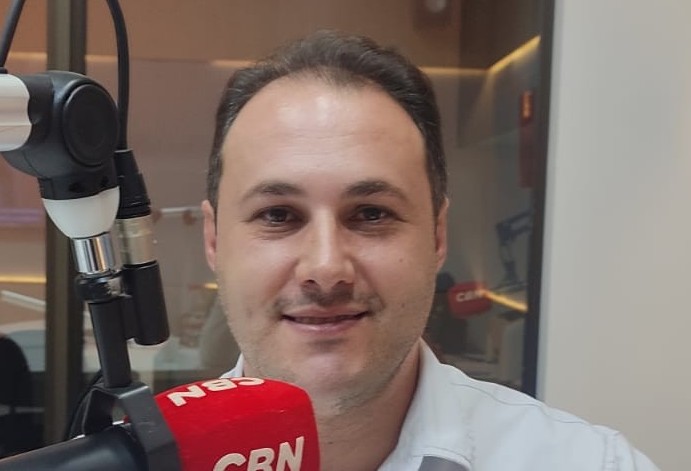 "É preciso ficar alerta, a periodontite é uma doença bucal e pode levar à perda de dentes", diz Bruning