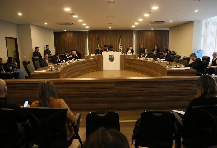 CCJ aprova projeto que permite inaugurar no Paraná só obras 100% concluídas