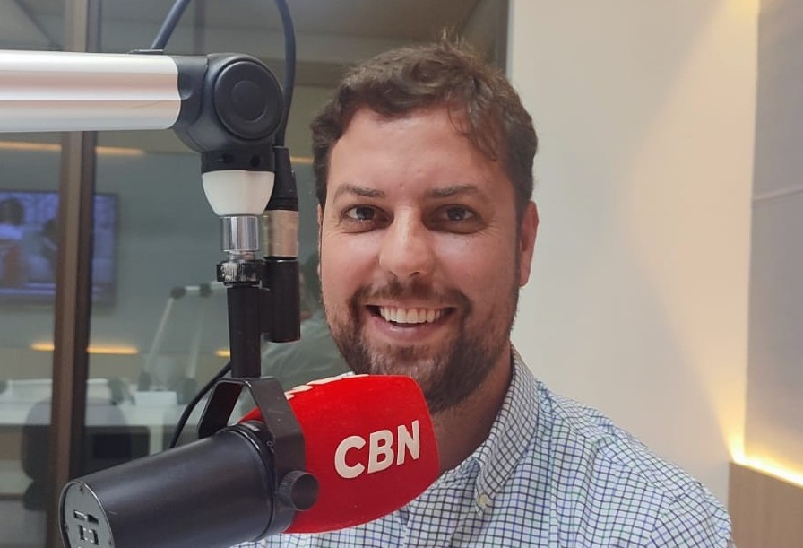 "Estaremos fazendo a entrega de 14 casas, juntamente com o prefeito Paranhos e o vice Renato Silva"